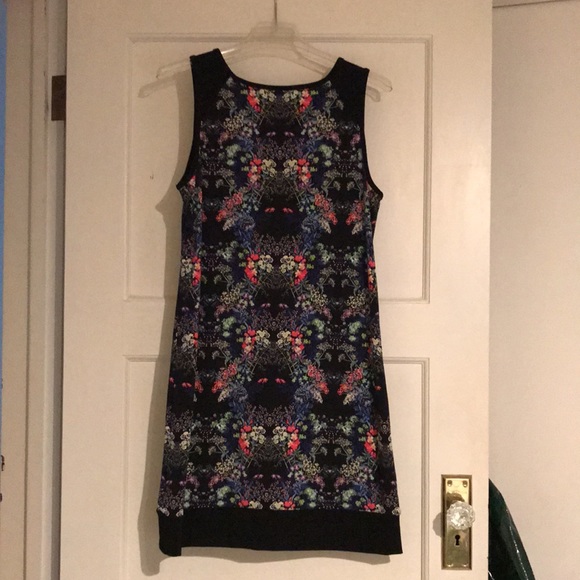 Dress - Picture 2 of 4